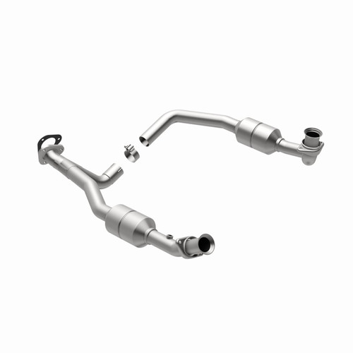 MagnaFlow Direct Fit Catalytic Converter 00-03 Ford E150 5.4L - 51378 360 Degree Image Set