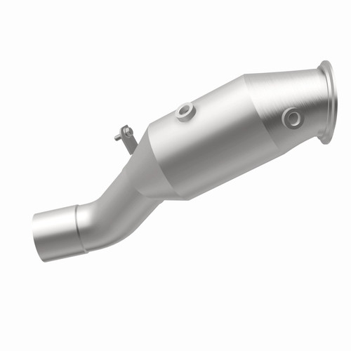 MagnaFlow Direct Fit Catalytic Converter 2014 BMW X5 3.0L Closed Couple - 52258 360 Degree Image Set