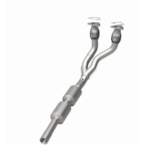 MagnaFlow Direct Fit Catalytic Converter 02-05 Golf 2.8L Underbody - 52289 Photo - Unmounted