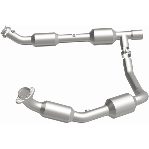 MagnaFlow Direct Fit Catalytic Converter 05-06 Ford E-350 Super Duty 5.4L - 5481439 Photo - out of package