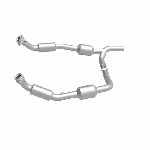 MagnaFlow Direct Fit Catalytic Converter OEM 07-08 Ford E-150 - 5582640 360 Degree Image Set