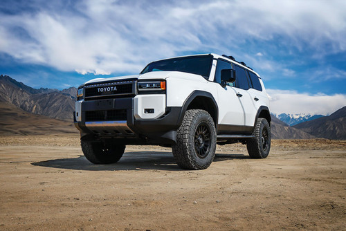ICON 24-26 Toyota LC250 / GX550 / 25-26 4Runner Billet Rear Lower Link Kit - Gold Anodizing - 54003G Photo - lifestyle view