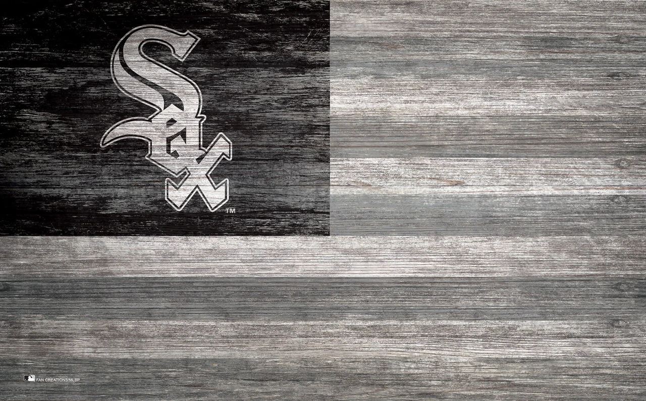 Chicago White Sox 11" x 19" Distressed Flag Sign - Sports Unlimited