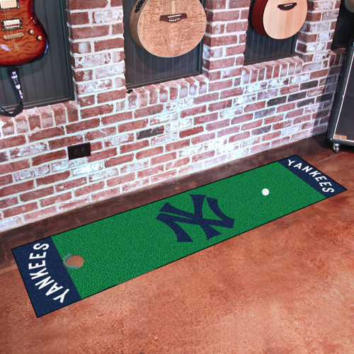 New York Yankees Retro Golf Putting Green Mat