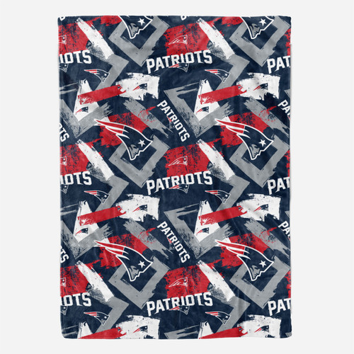 New England Patriots 50" x 70" Plush Throw