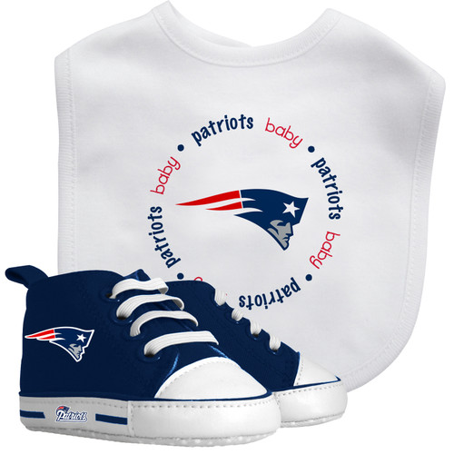 New England Patriots Infant Bib & Shoes Gift Set