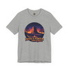 Devil’s Tower and Chill T-Shirt – Funny Unisex Tee for Road Trips, Hikers & Wyoming Lovers