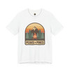 Peaks & Pines Retro Camping Tee – Unisex Outdoor Adventure Shirt, Mountain & Campfire Graphic, Nature Lover Gift