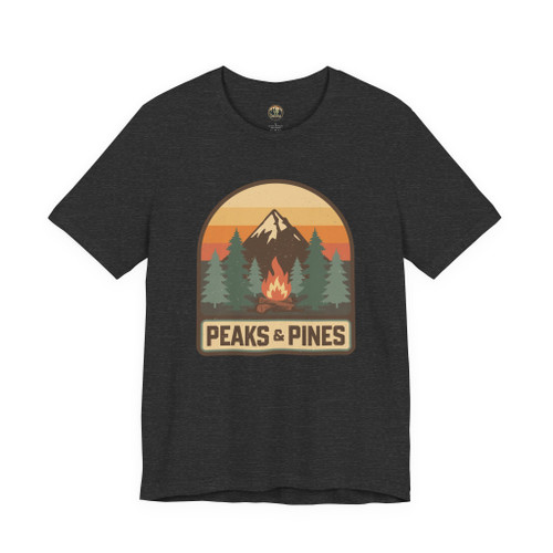 Peaks & Pines Retro Camping Tee – Unisex Outdoor Adventure Shirt, Mountain & Campfire Graphic, Nature Lover Gift