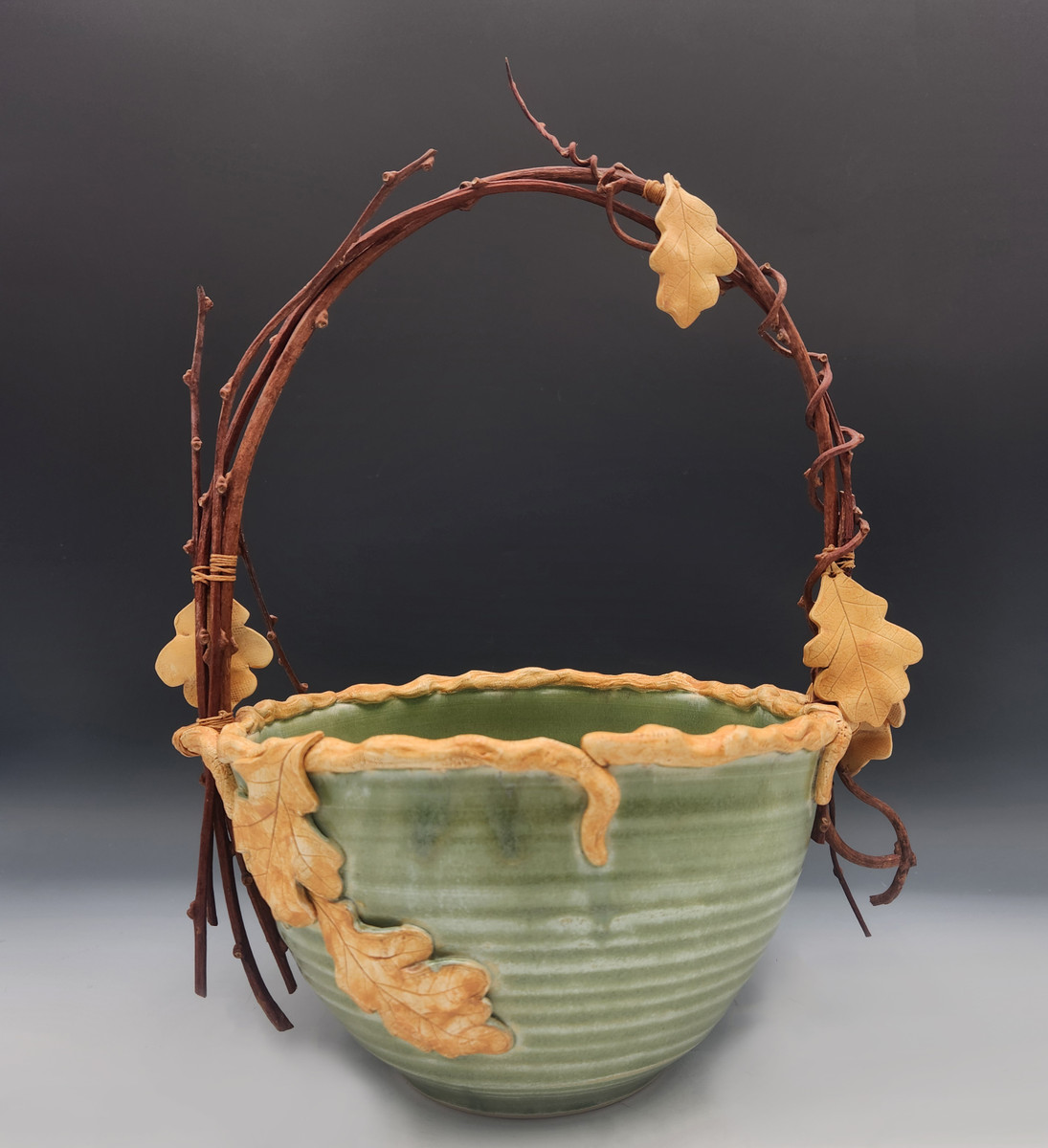851 Oakleaf Basket