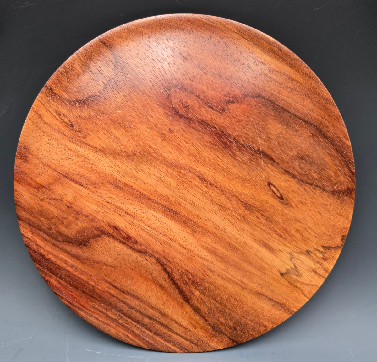Pedestal Plate