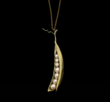 Necklace ~ Pea Pod 7 Pearl Pendant