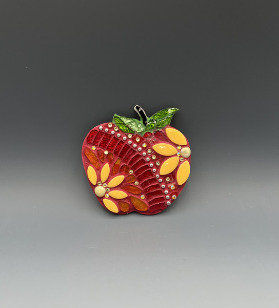Apple - Medium