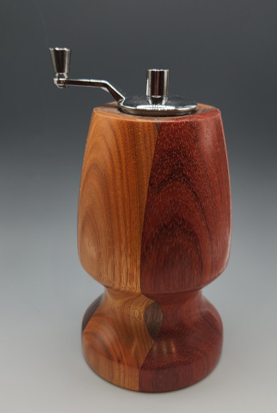 Pepper Mill, Medium