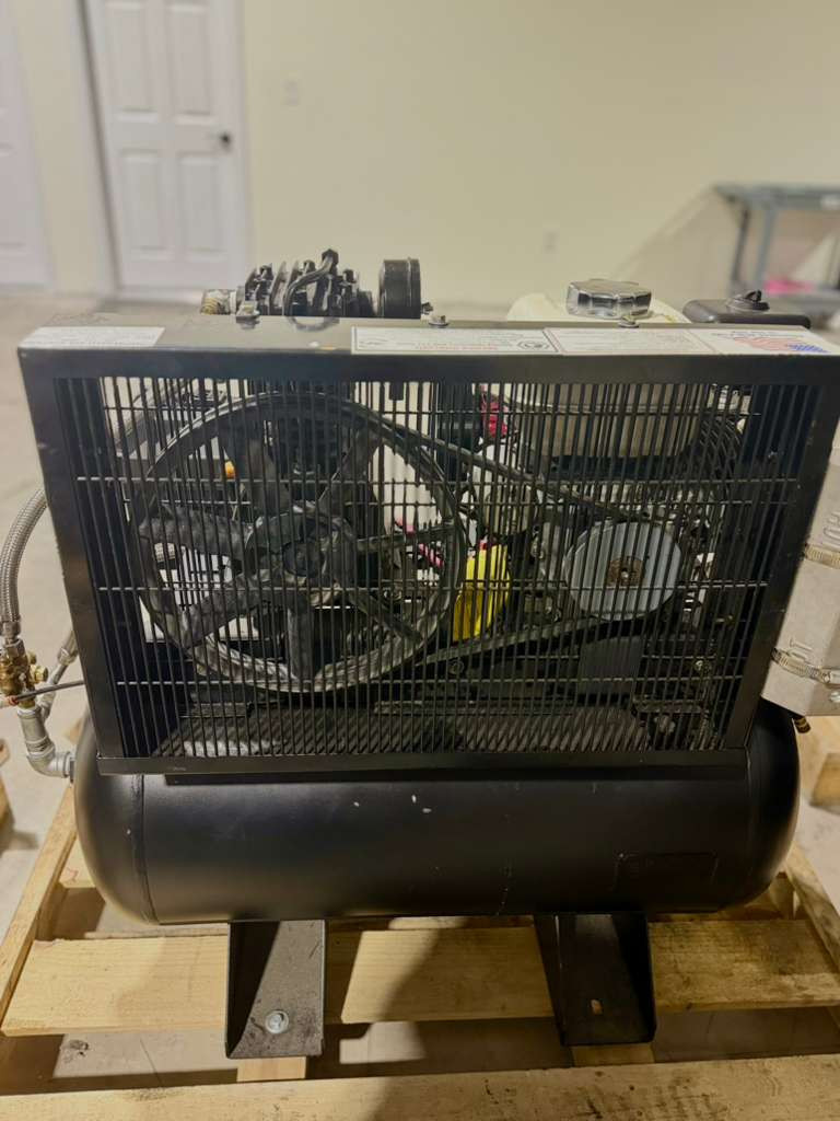 CAS C55HG31 5.5 HP 10 CFM  125 PSI Reciprocating Compressor