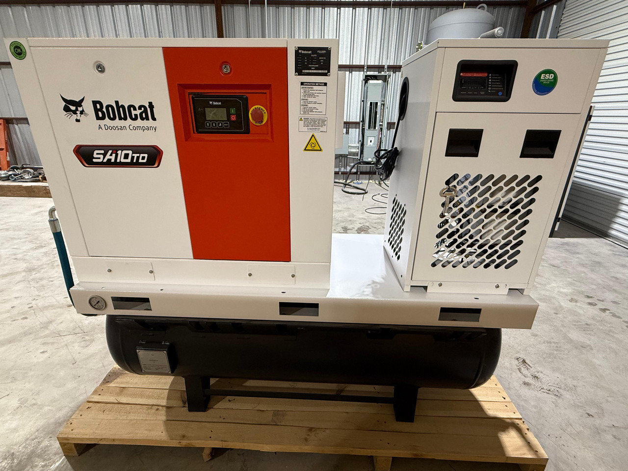 Bobcat SA20TD 20 HP Rotary Screw Air Compressor with 120 Tank and