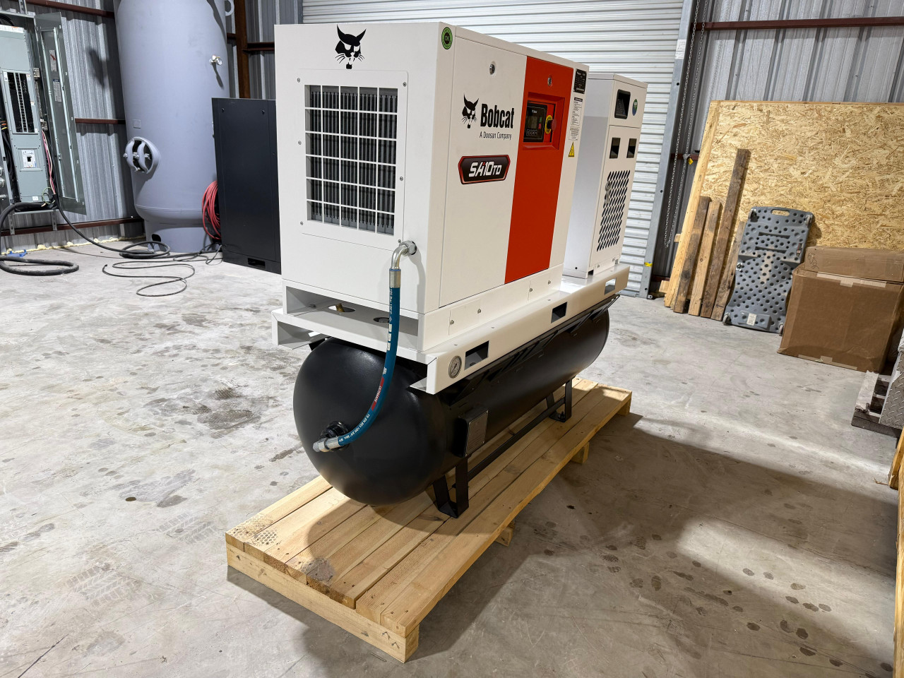 Bobcat SA20TD 20 HP Rotary Screw Air Compressor with 120 Tank and
