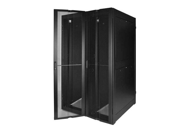 Z4-Series Seismicframe Cabinet System; 83.9 (2132 MM) H X 31.5\\ (800 MM) W X 47 Z4-22U-103E-E12
