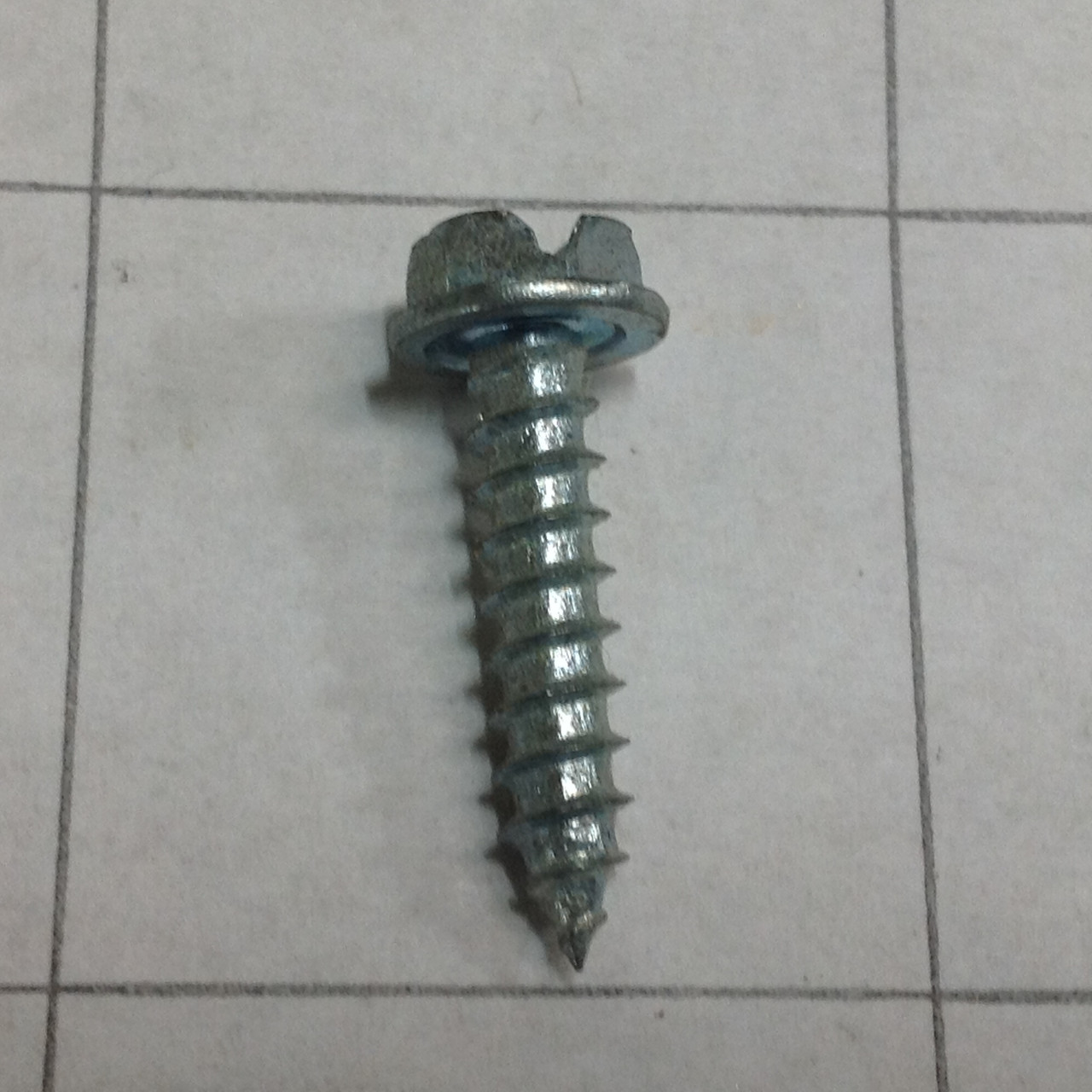 FASTENAL 31071 Screw 8 x 3/4 hex washer head slotted zinc plated