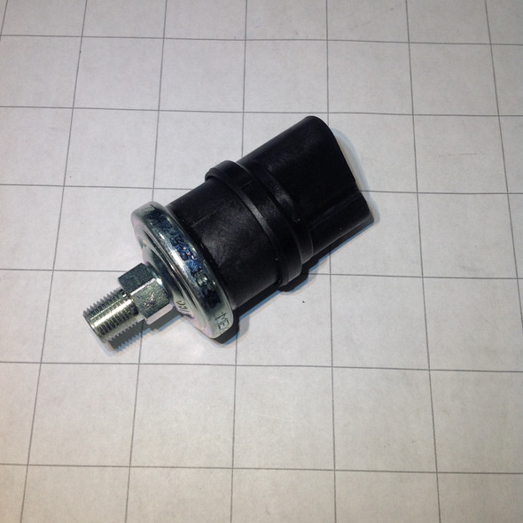 NILFISK 47436A Oil pressure switch, 3-prong molded plug – Ships