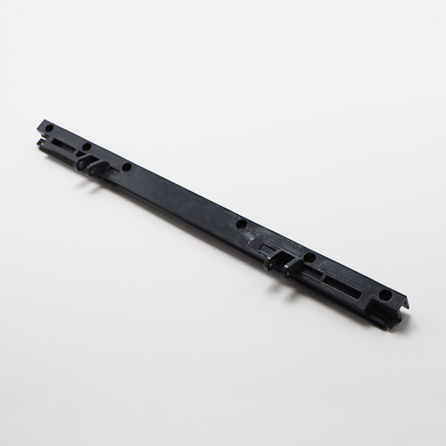 4040455 - TENNANT 4040455 Outer squeegee retainer