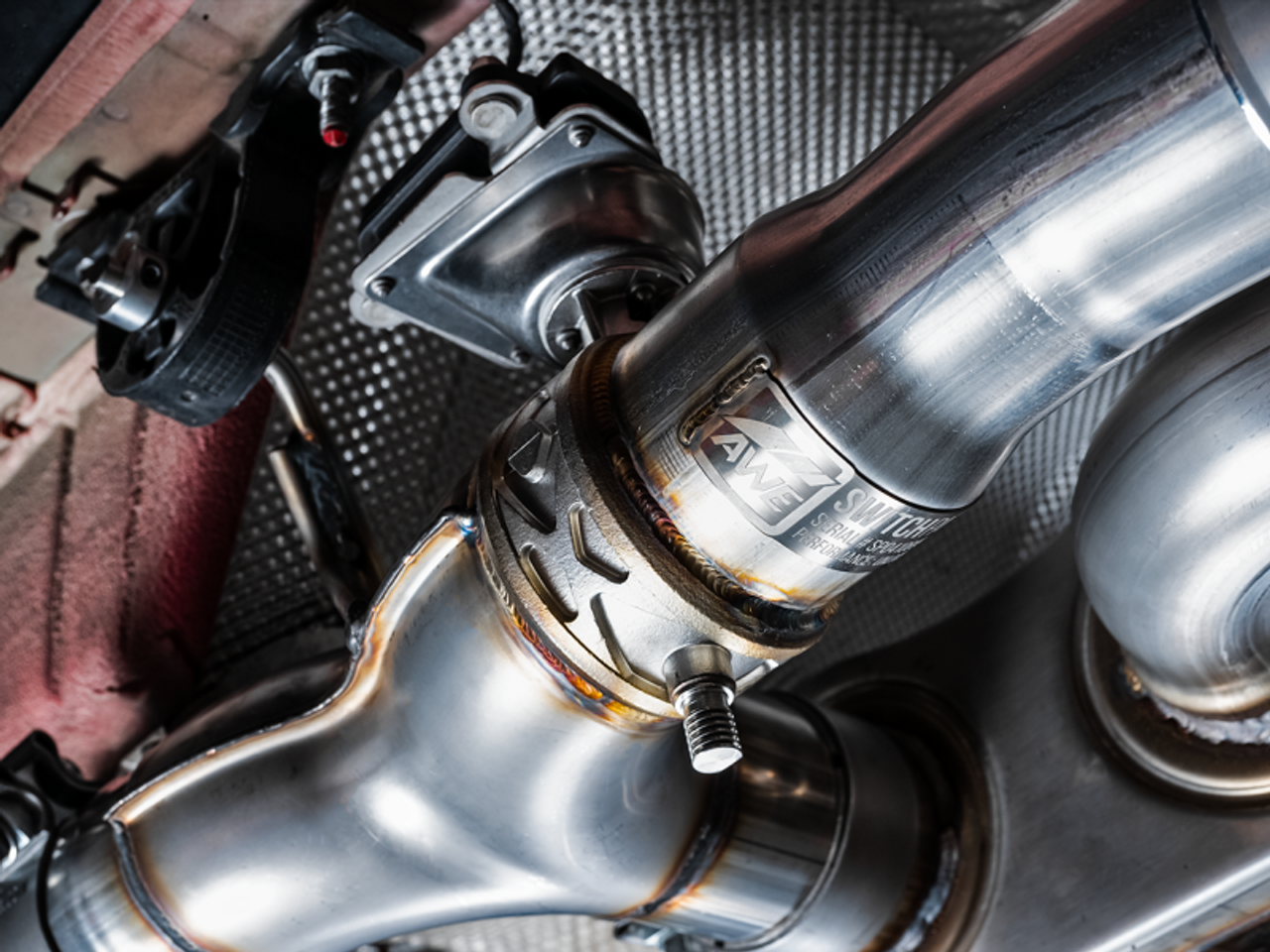 AWE Tuning BMW F8X M3/M4 Track Edition Catback Exhaust - Chrome Silver Tips - 3020-42082 Photo - out of package