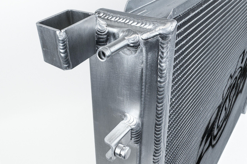 CSF Porsche 955/957 Cayenne / Audi Q7 / VW Touareg Heavy-Duty Performance Radiator - 7227 Photo - Close Up