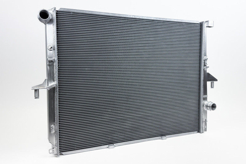 CSF Porsche 955/957 Cayenne / Audi Q7 / VW Touareg Heavy-Duty Performance Radiator - 7227 Photo - out of package
