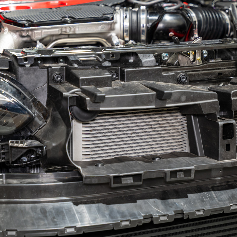 Mishimoto 2023+ Honda Civic Type R Oil Cooler Kit - Silver - MMOC-CTR-23TSL User 1