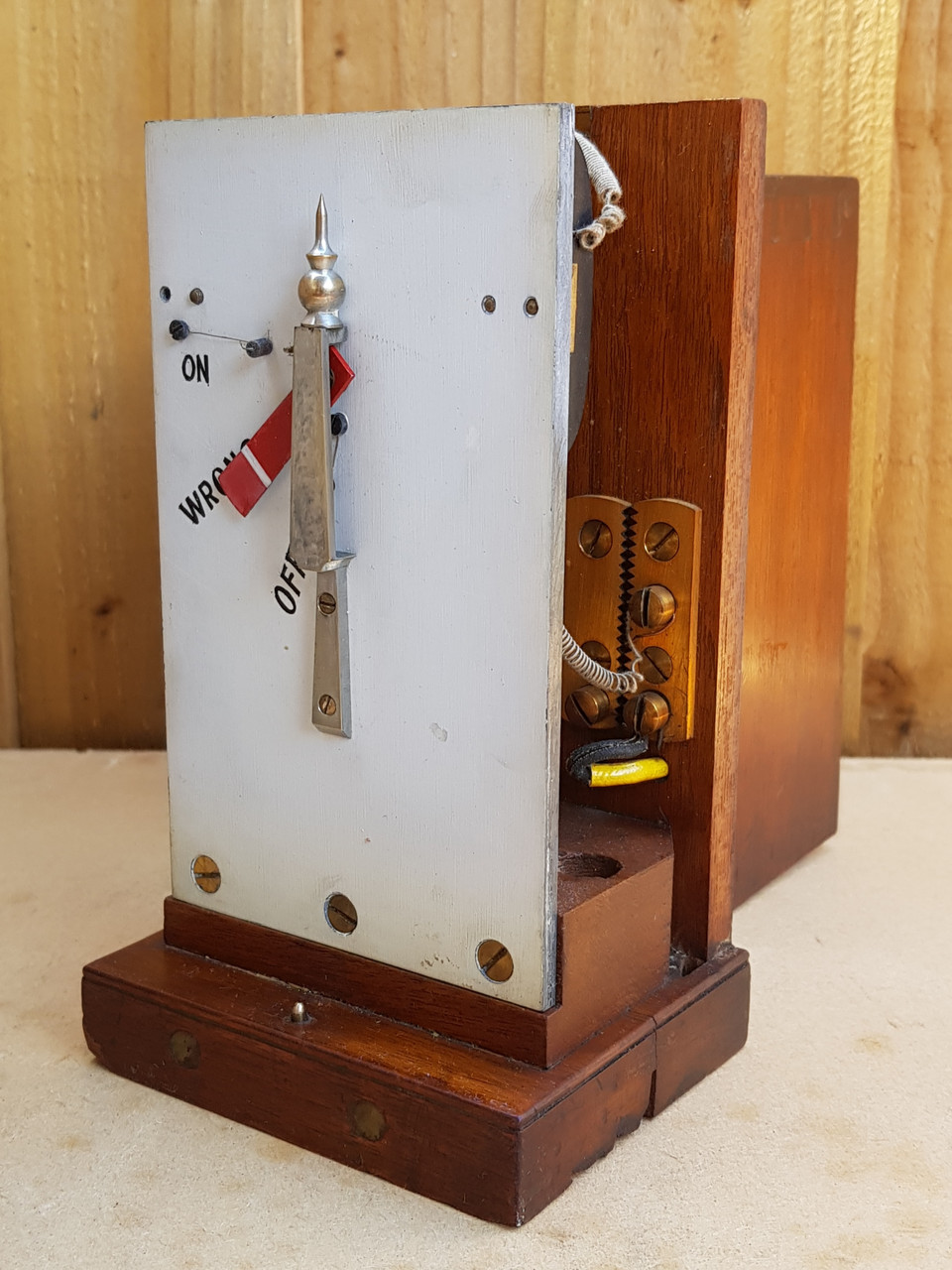 VT 5350. GREAT WESTERN RAILWAY WOOD CASED SIGNAL ARM REPEATER.