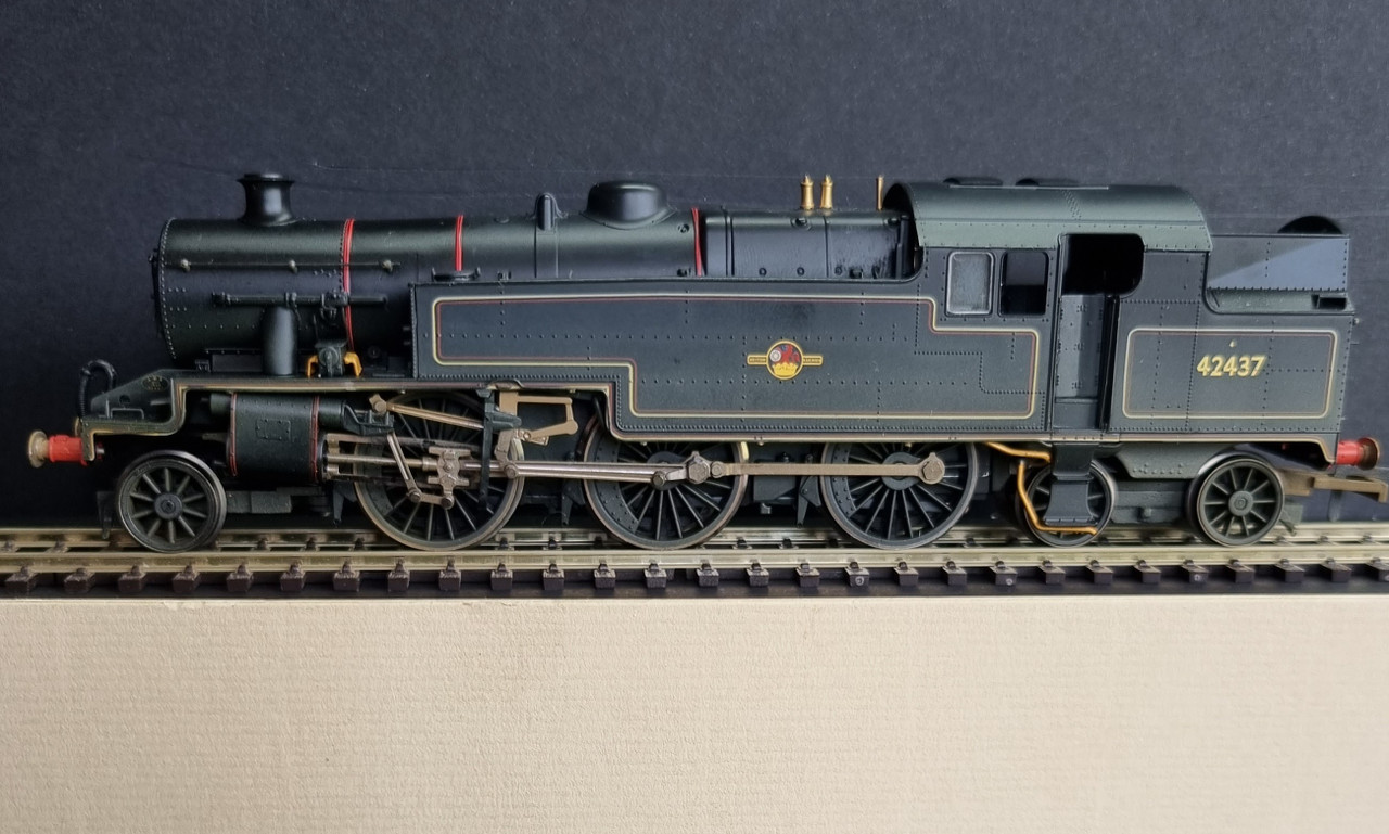 VT 5505. HORNBY DCC READY R 2637 4 MT TANK NO 42437 WEATHERED.