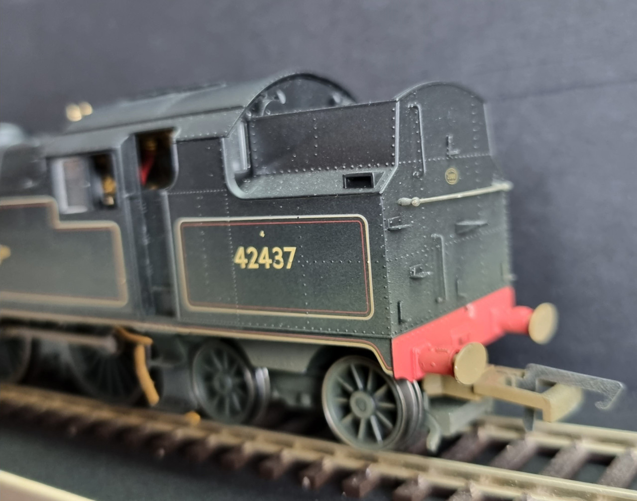 VT 5505. HORNBY DCC READY R 2637 4 MT TANK NO 42437 WEATHERED.