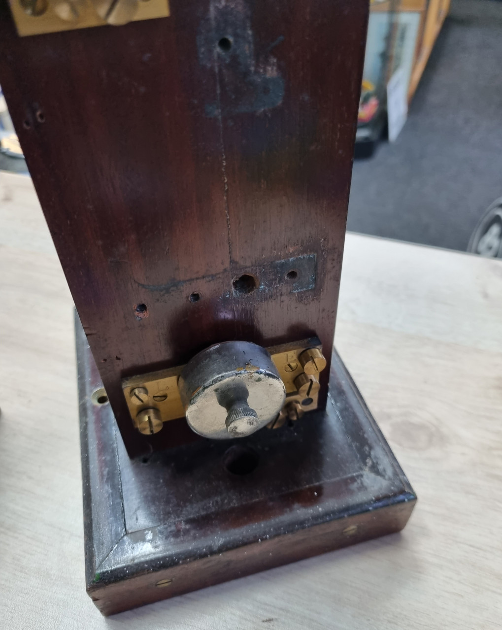 VT 5827  GREAT WESTERN RAILWAY WOOD CASED LAMP REPEATER FOR SPARES OR REPAIRS