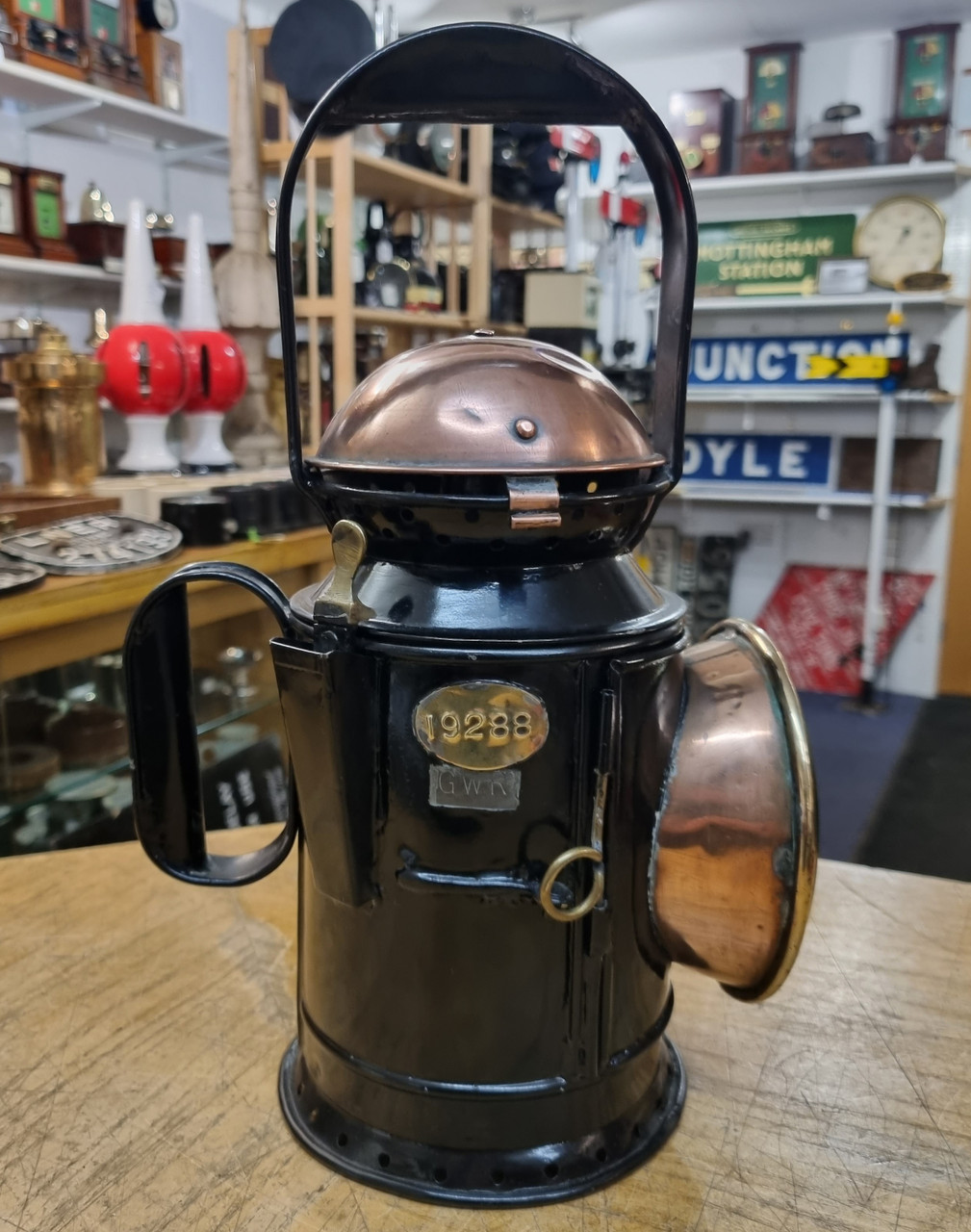 RA 7036  GREAT WESTERN RAILWAY COPPER TOP HANDLAMP