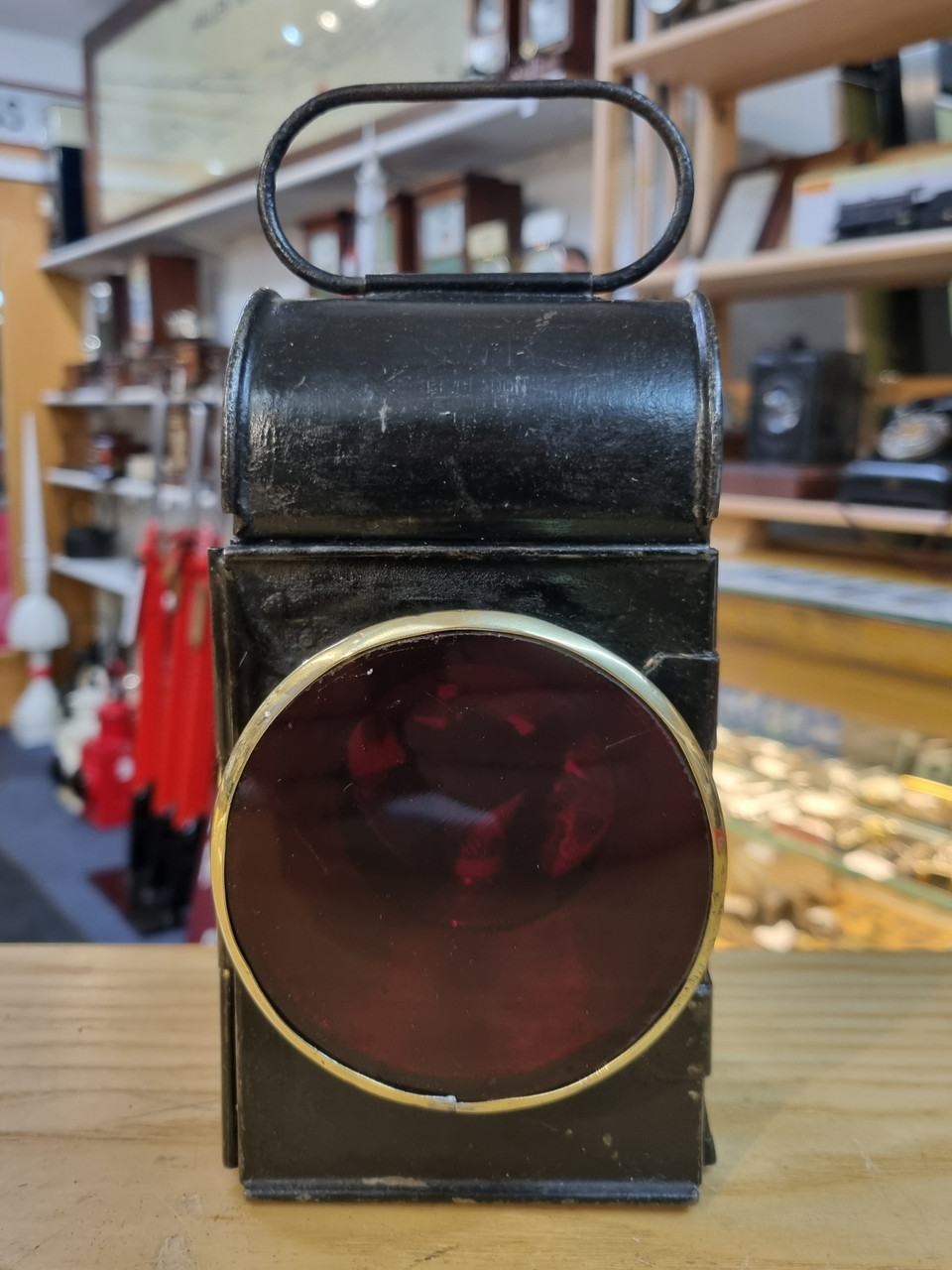 RA 7320   G.W.R. CART LAMP WITH RED GLASS