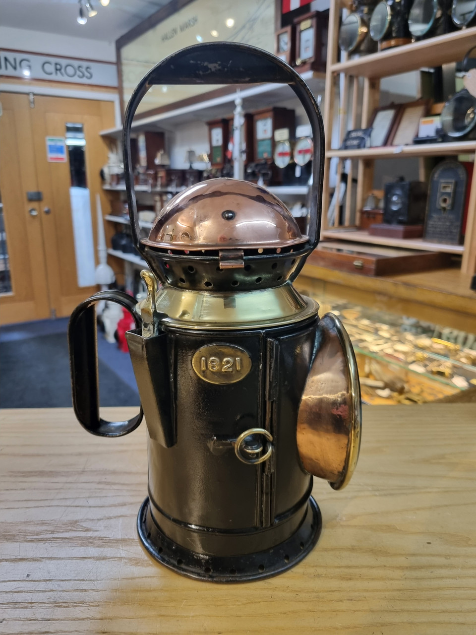 RA 7365  G.W.R. COPPER TOP 3 ASPECT HAND LAMP