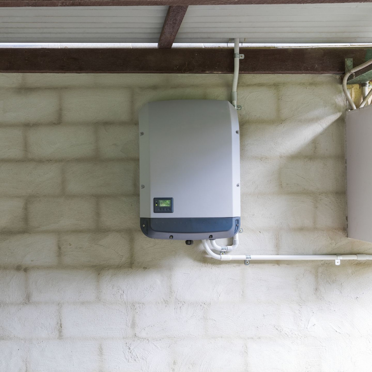 How To Choose the Right Solar Battery for Your Home thumbnail image