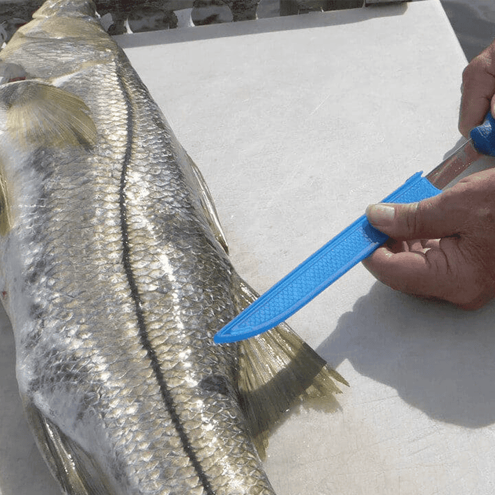 9" AquaTuff™ Fillet Knife with Blade Cover