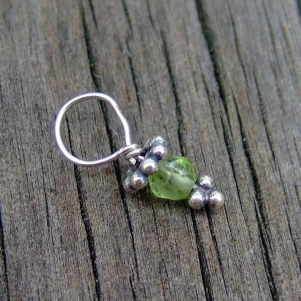 Tiny Peridot Gemstone Bead w/Bali Flower (Aug)