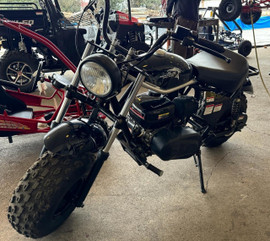 Display Model Trailmaster MB200-2 Mini Bike, Air Cooled, Automatic Transmission Display Model Trailmaster MB200-2 Mini Bike, Air Cooled, Automatic Transmission