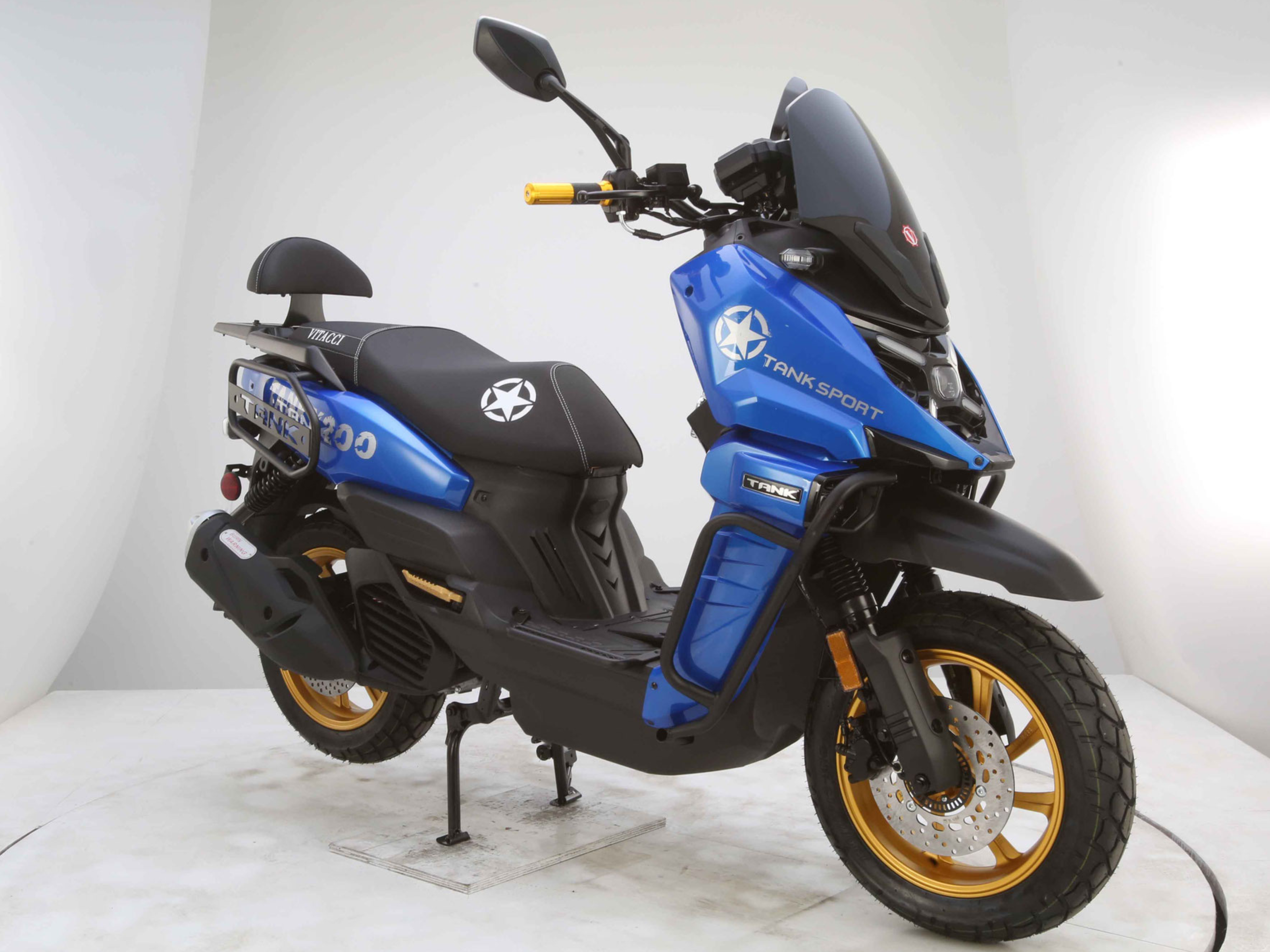 Vitacci Tank Sport X200 Carburetor Scooter – 168cc CVT, Dual Disc Brakes, USB/Bluetooth