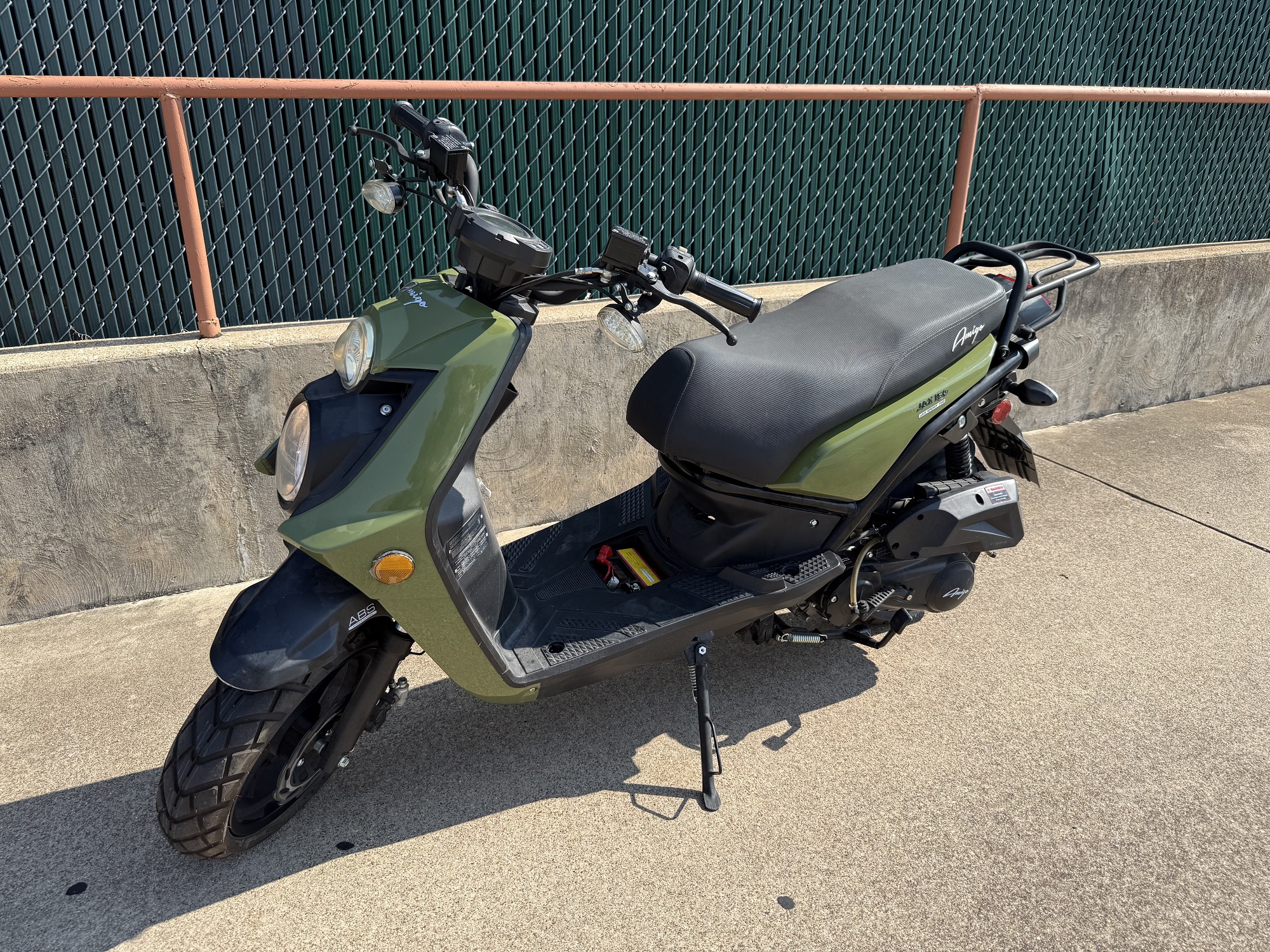 Display Model Amigo RX-150 Adventure Scooter CARB Approved, 80 MPG Fuel Efficiency