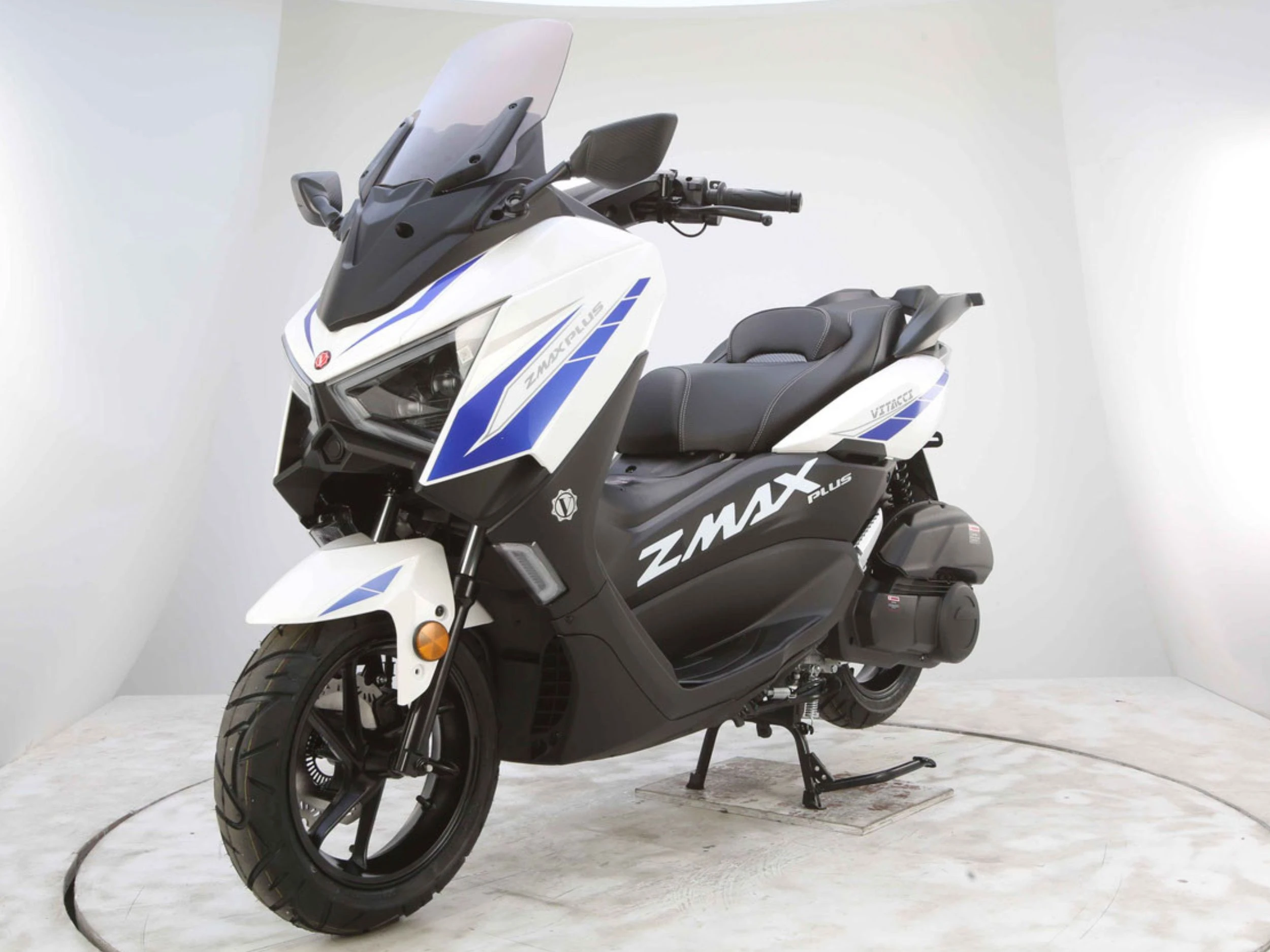 Vitacci ZMAX 200 Street Legal Maxi Scooter Automatic Ride