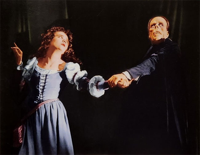 PHANTOM OF THE OPERA (Lon Chaney & Mary Philbin) - 11x14 Colorized
