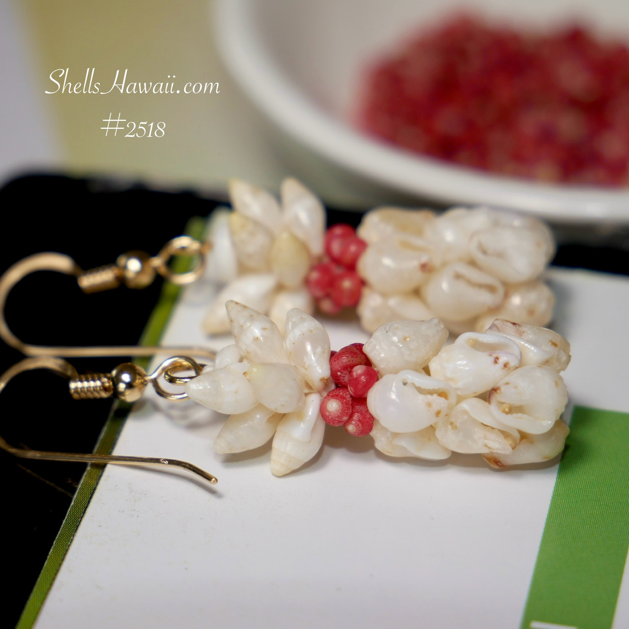 1⅛″ Niʻihau Shell Earrings – Pineapple Style #2518