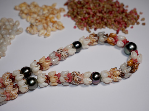 18" Pupu O Niihau shell lei ,  Momi & Kahelelani shell lei with Tahitian pearls # 1021 18" Pupu O Niihau shell lei ,  Momi & Kahelelani shell lei with Tahitian pearls # 1021