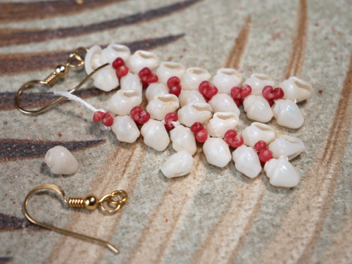 Niʻihau shell jewelry repair and restoration by Janjira