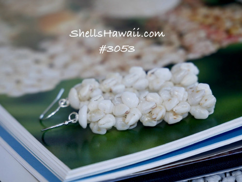 1¾″ Niʻihau Momi crown flower earrings handcrafted with genuine Hawaiian seashells in soft natural tones. Traditional crown flower cluster design created with aloha.