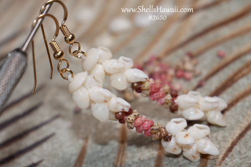 nier_2650
Niʻihau shell earrings in Kipona style made with Momi and Kahelelani shells, handmade beach jewelry from Hawaiʻi