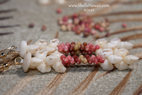 nier_2649
Niʻihau shell earrings in Kipona style made with natural Hawaiian seashells, handmade beach jewelry from Hawaiʻi